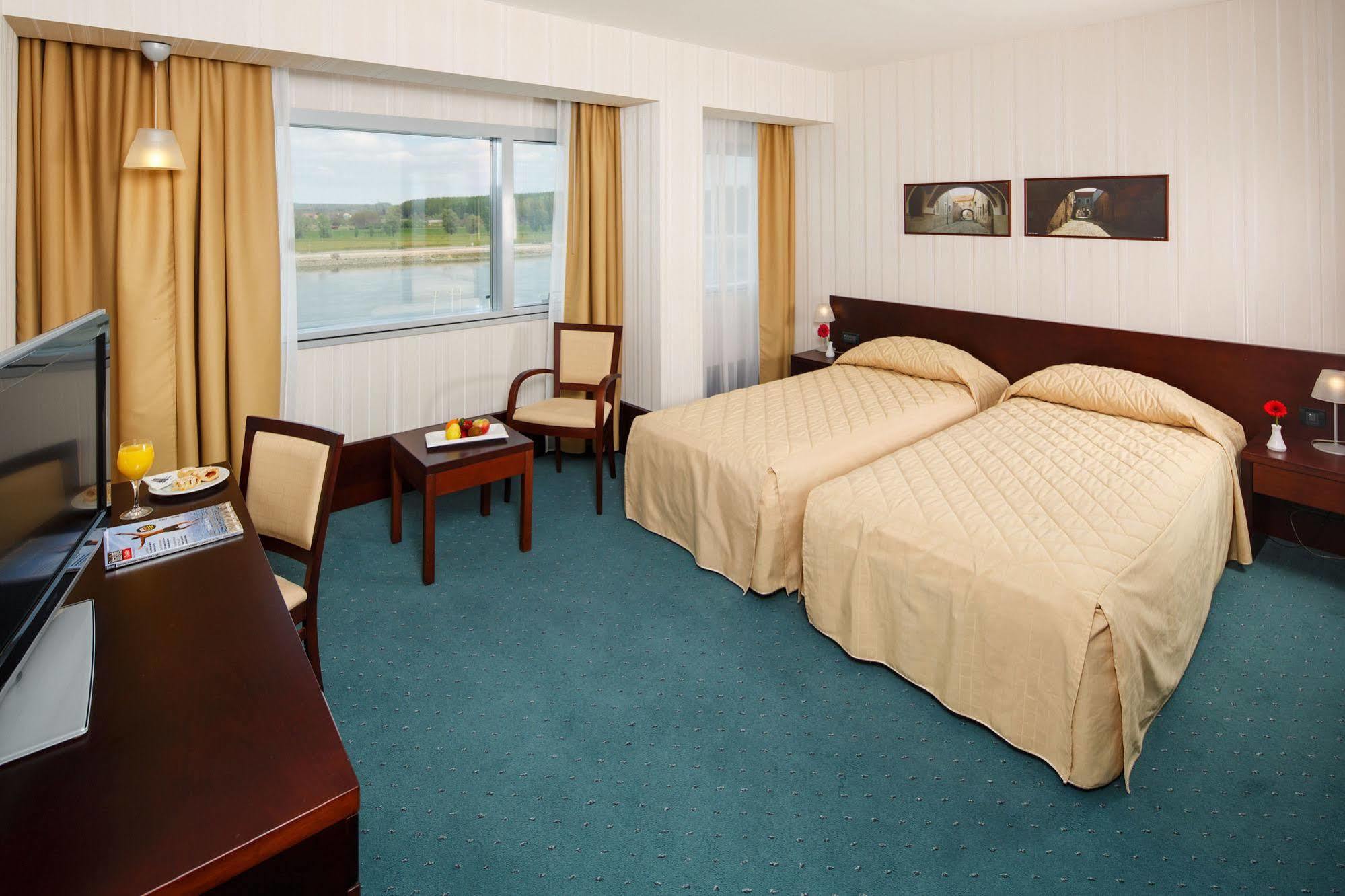 Hotel Osijek Eksteriør bilde